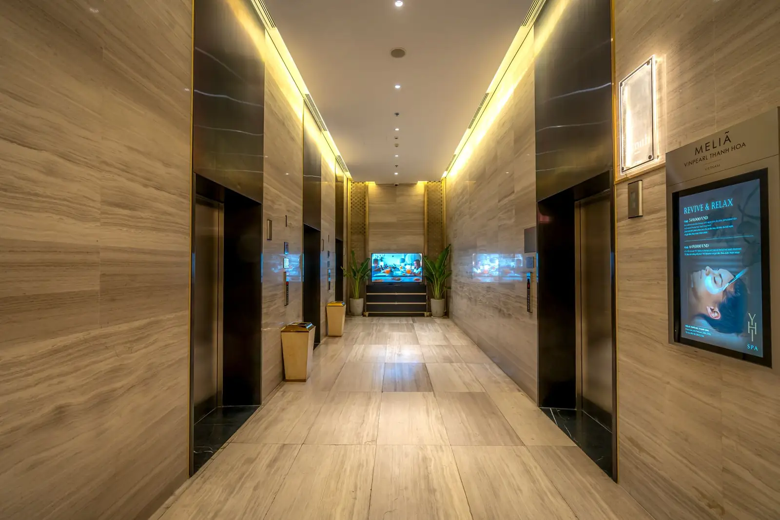 Torquellagrandstay  interior corridor